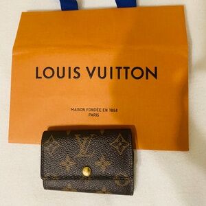 ♦️Authentic LV On the go MM Monogram Flap Tri Fold Key Chain  key fob holder